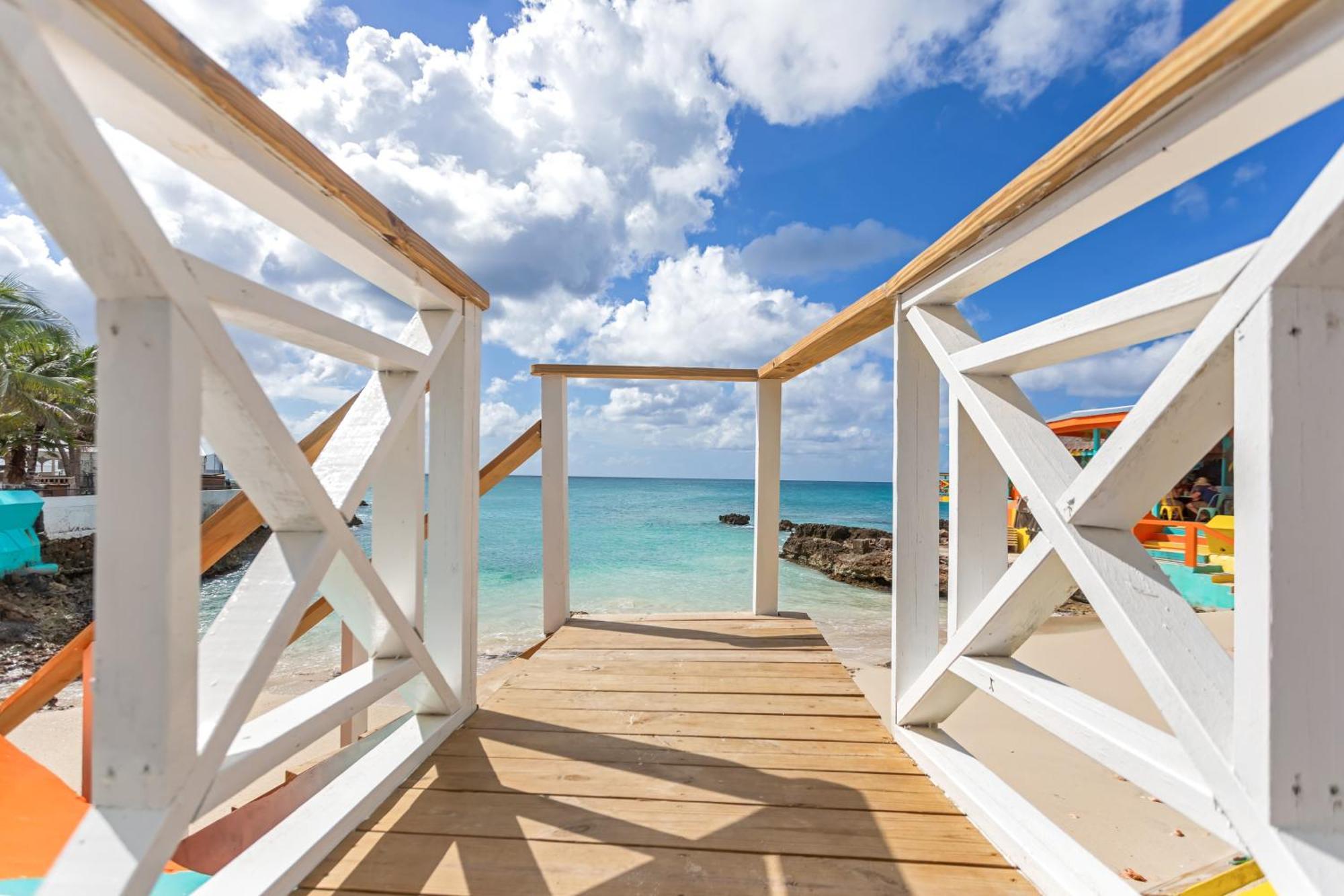 Maho Beach House - Luxe 1 Bedroom - Ocean Hideaway Экстерьер фото