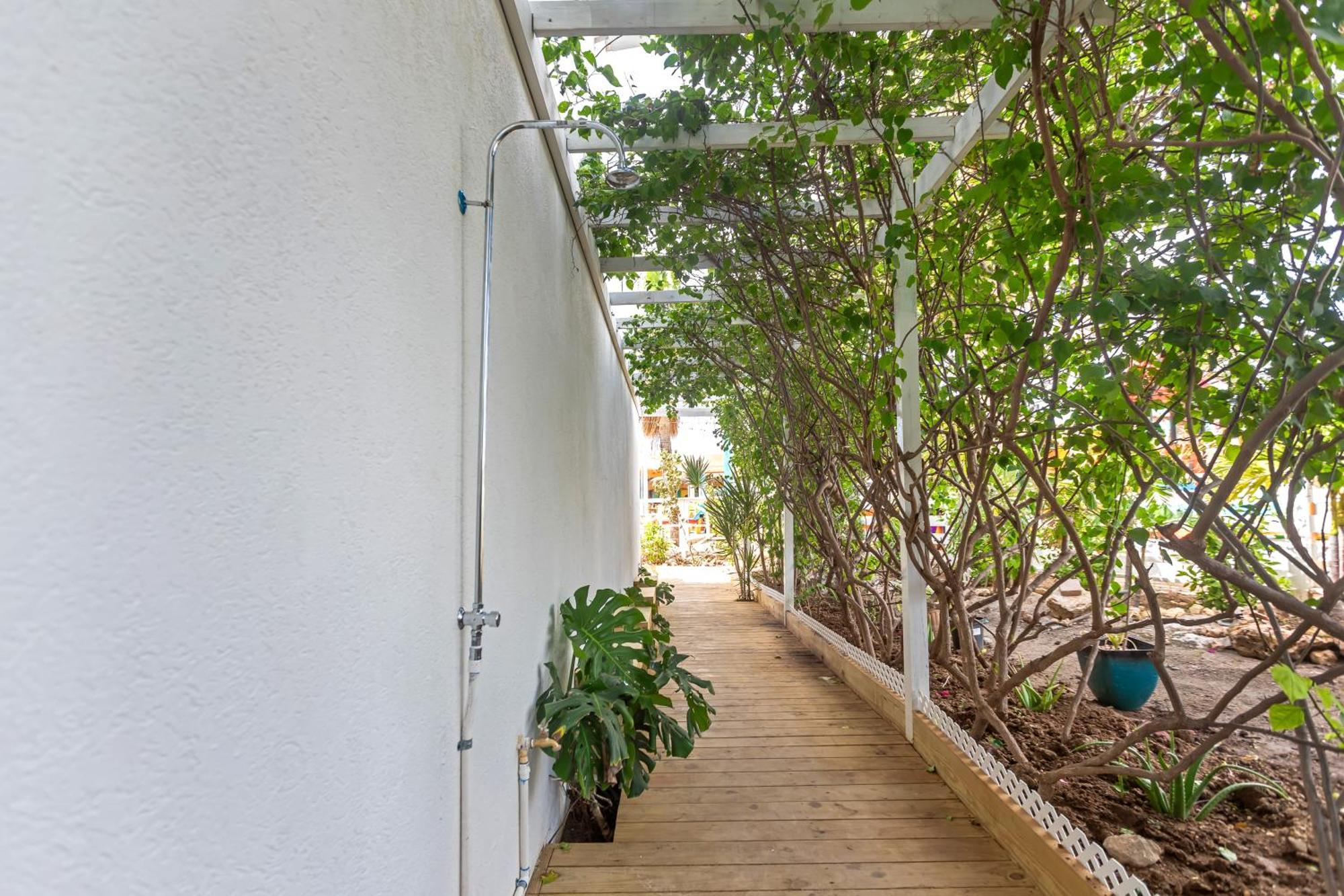 Maho Beach House - Luxe 1 Bedroom - Ocean Hideaway Экстерьер фото